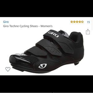 Cycling shoes with cleats